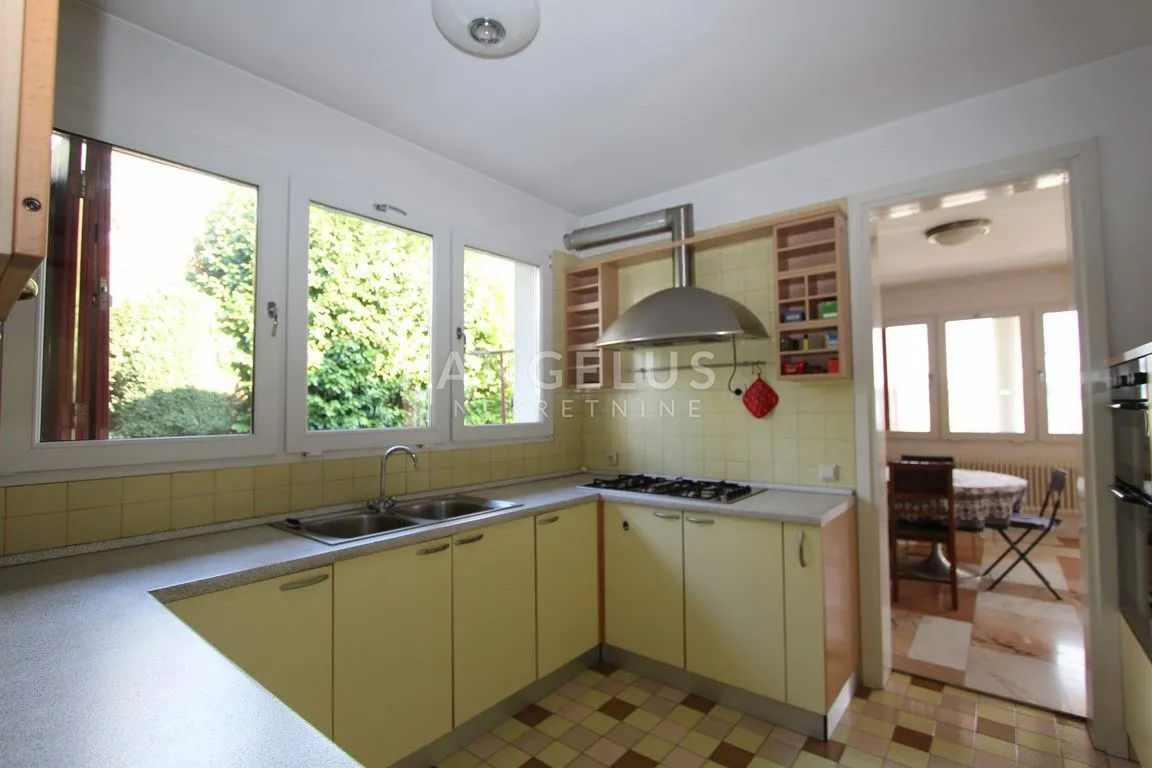zagreb, šestine - obiteljska vila 550m2 s bazenom i velikim vrtom - slika 6