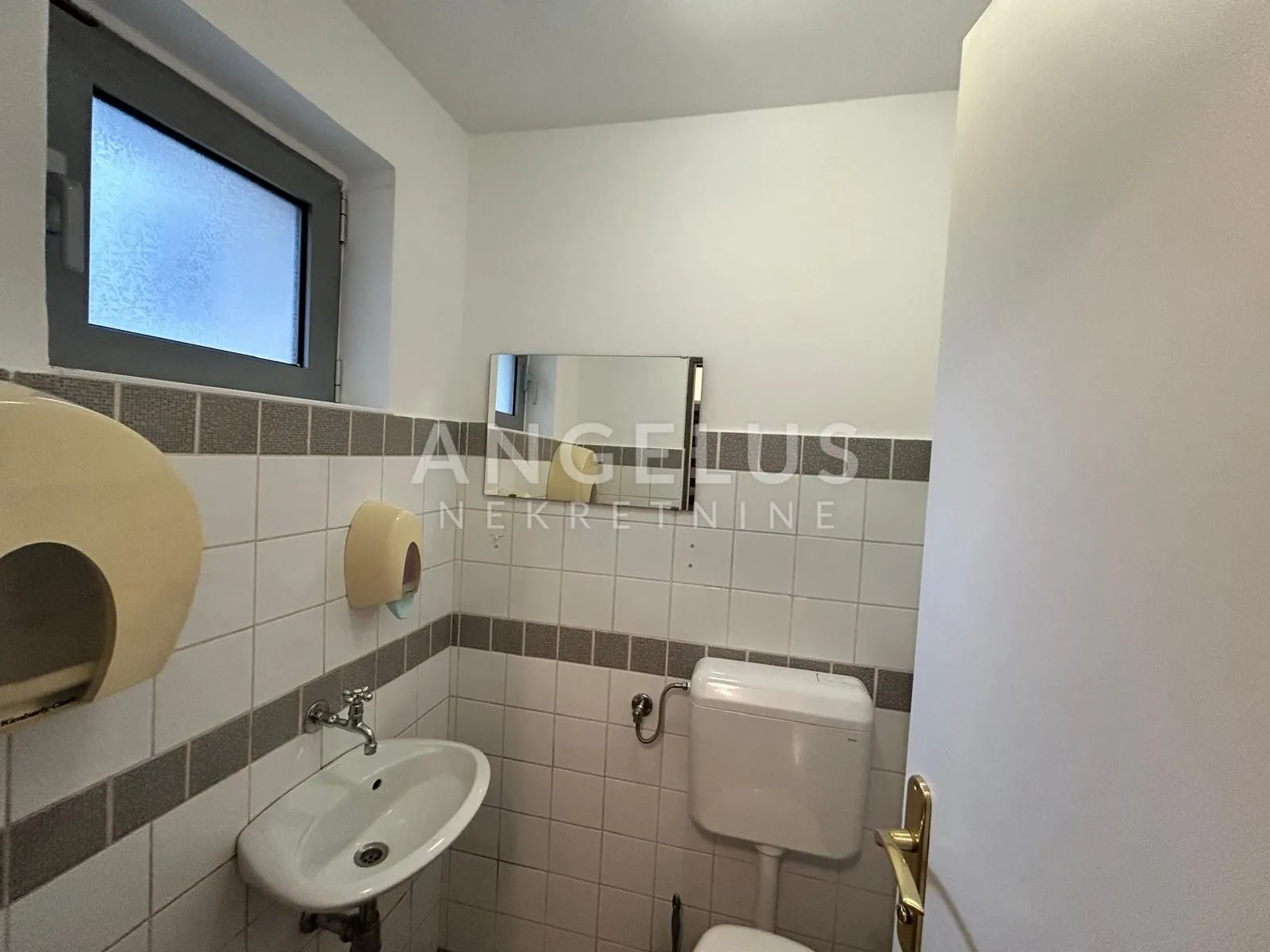 zagreb, centar, poslovni prostor u novijoj zgradi 105 m2 - slika 6