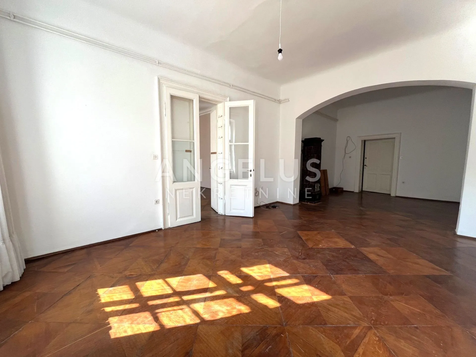 Zagreb, Centar - Radićeva ulica, 7 najam ili zakup 152m2