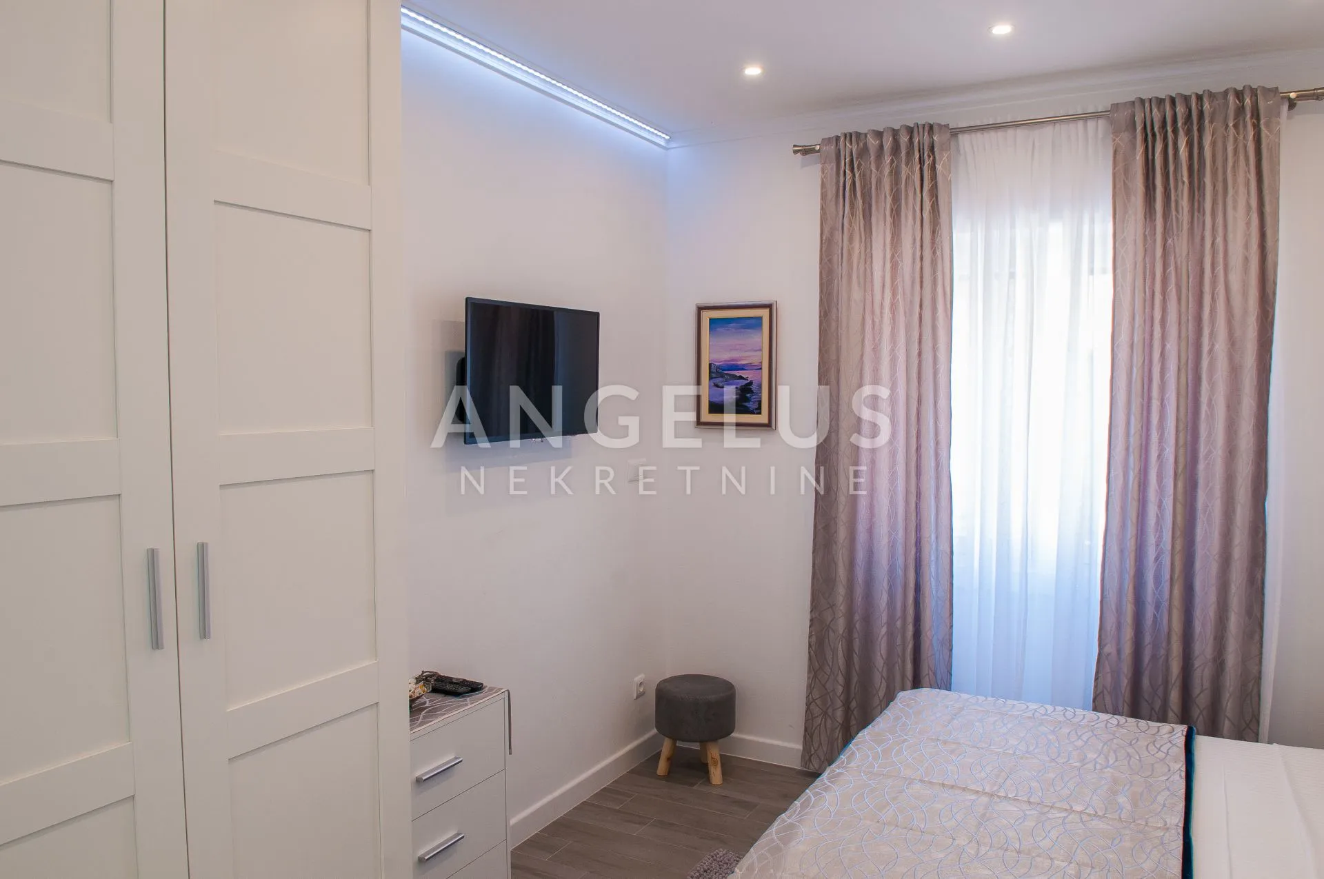 split, centar - uređeni apartmani u dioklecijanovoj palači - slika 8