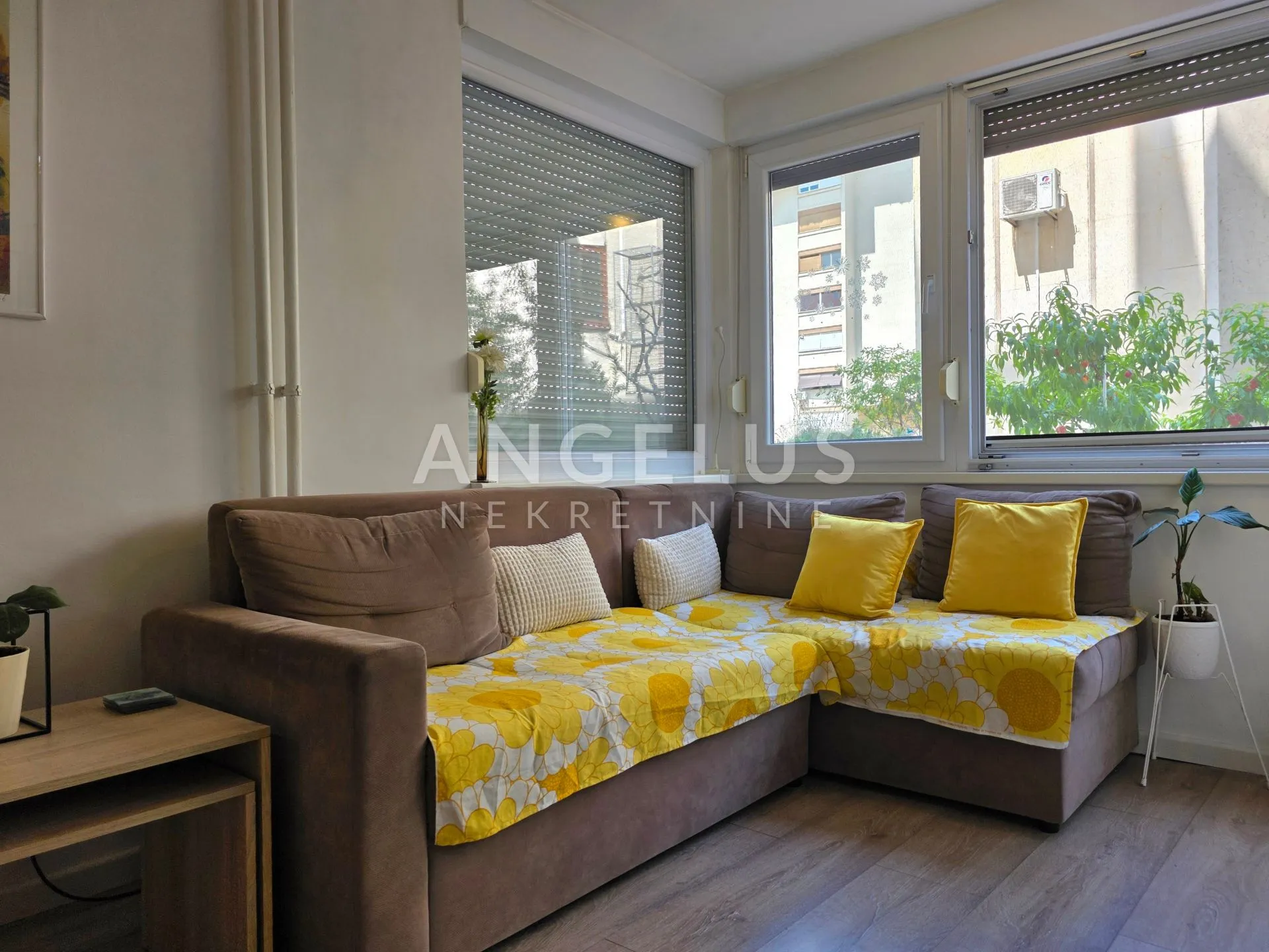 split 3 - dvosoban stan 60m2 sa velikom terasom 140m2 prodaja - slika 5
