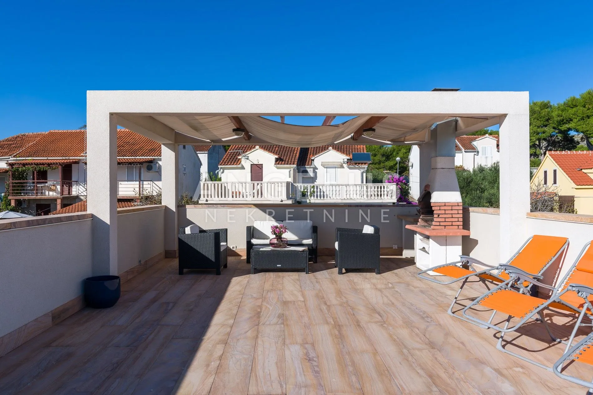 brač, milna - troetažni apartman, bazen i parking, prodaja - slika 12