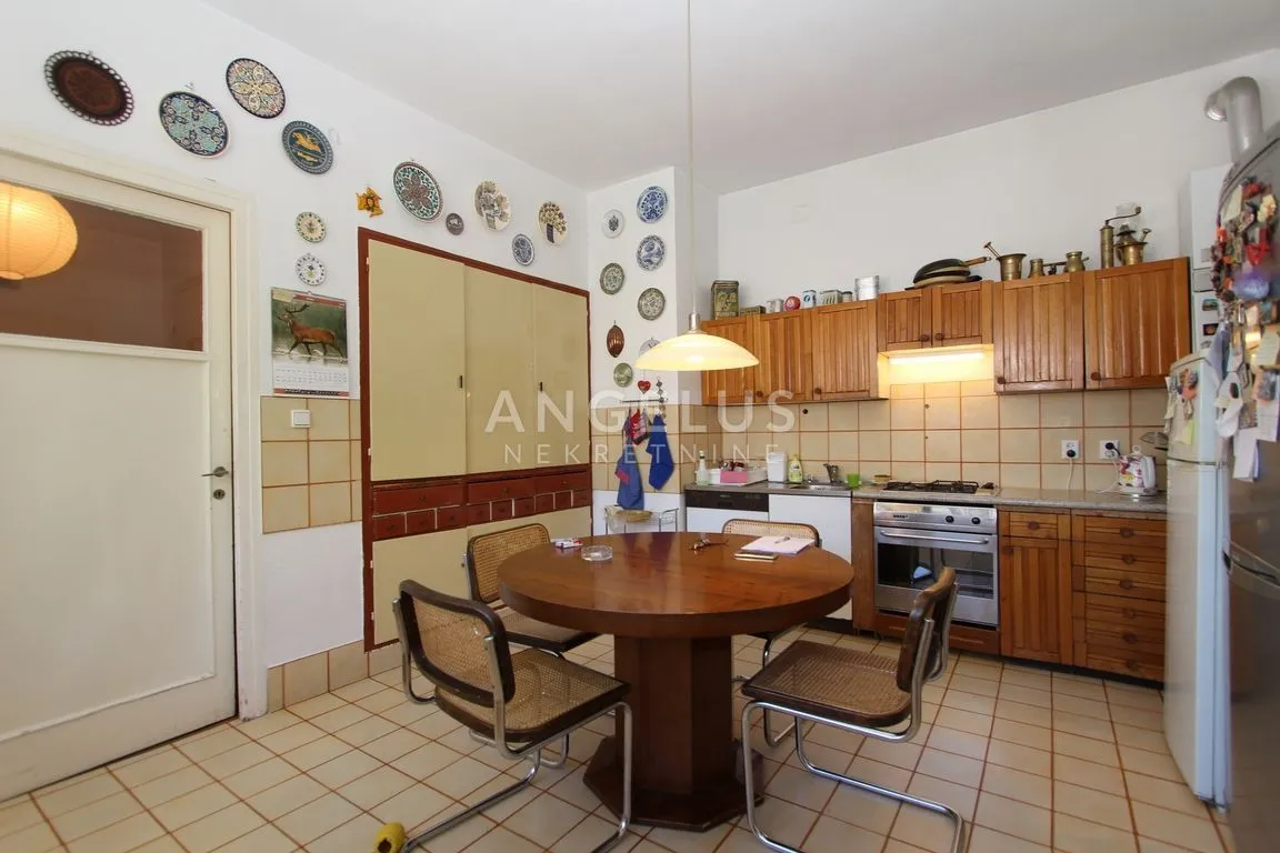 zagreb,tuškanac - stan 180m2 s terasom, vrtom i garažom - slika 13