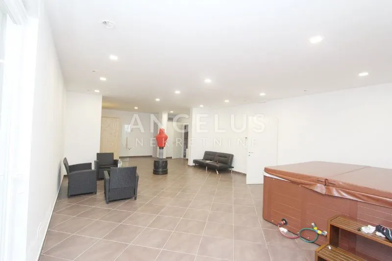zagreb (prekrižje) stan za najam, 200m2 - slika 33