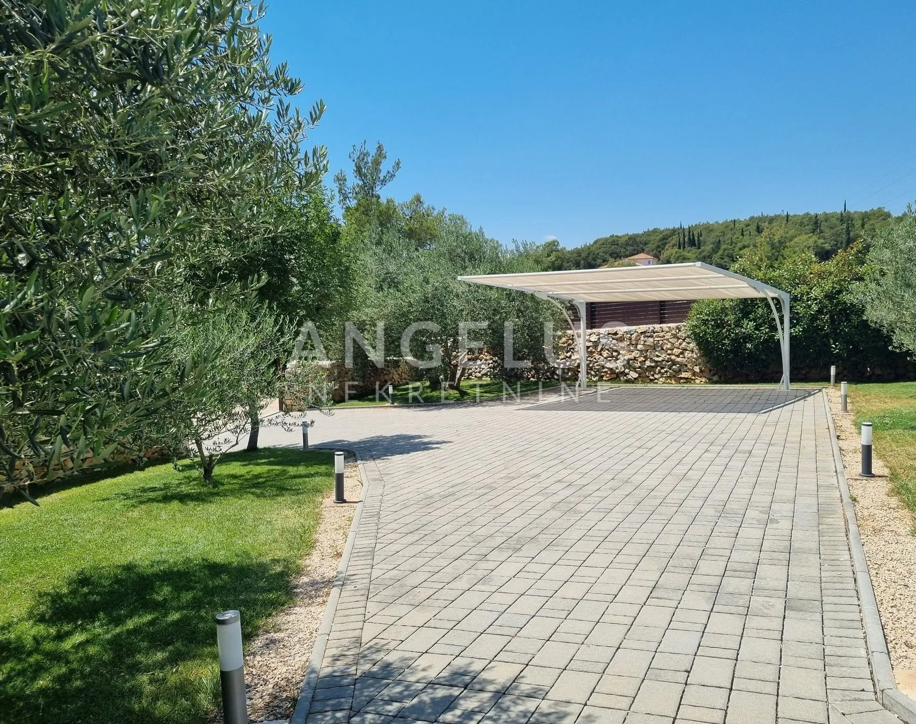 šibenik - moderna vila sa bazenom i okućnicom - slika 34
