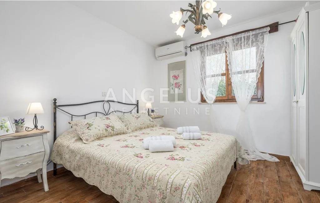 istra, sv. lovreč - vila s bazenom 120m2 - slika 13