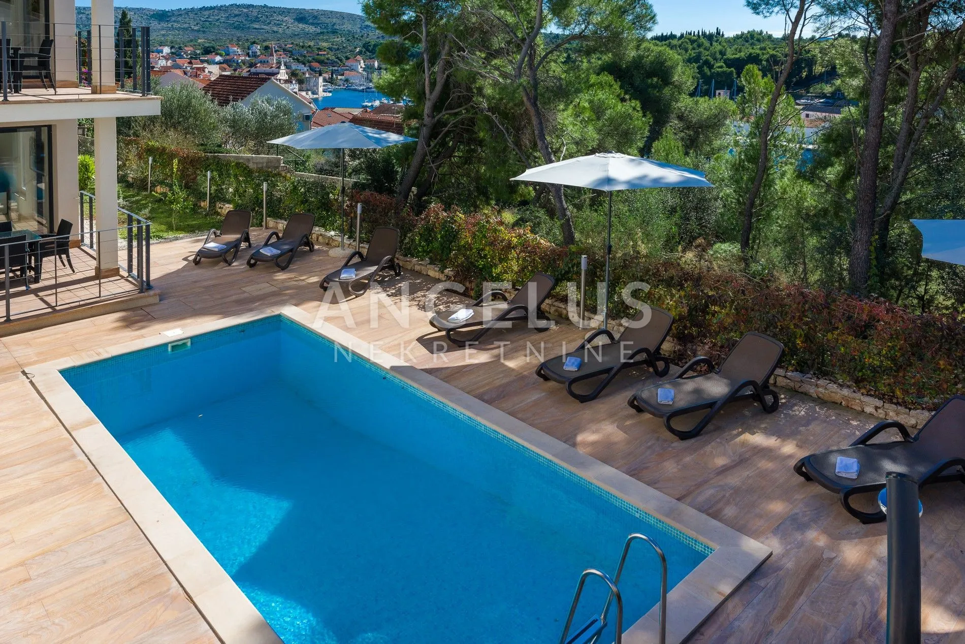 brač, milna - troetažni apartman, bazen i parking, prodaja - slika 16