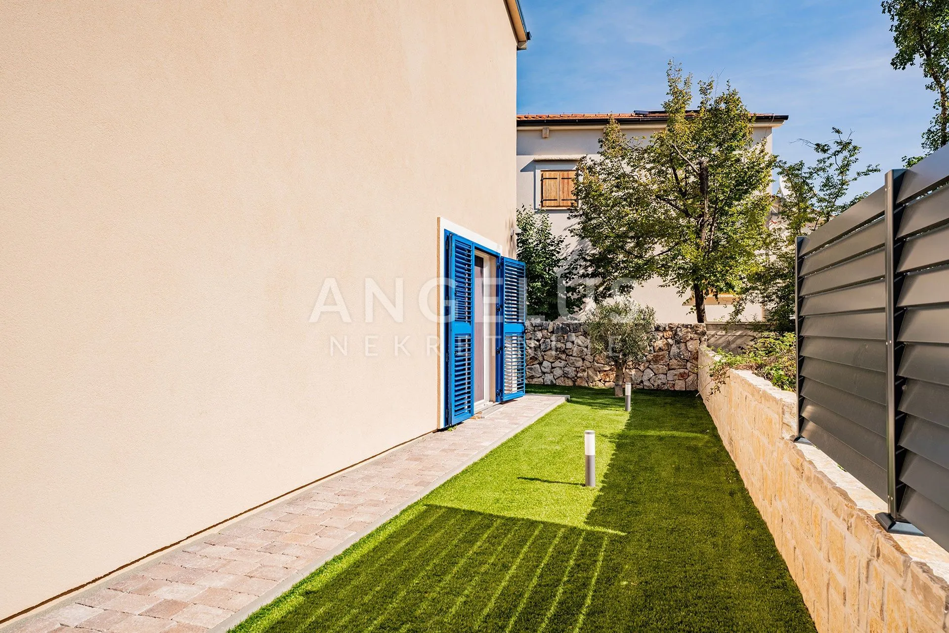 krk, dobrinj - luksuzna vila s bazenom 300m2 - slika 49
