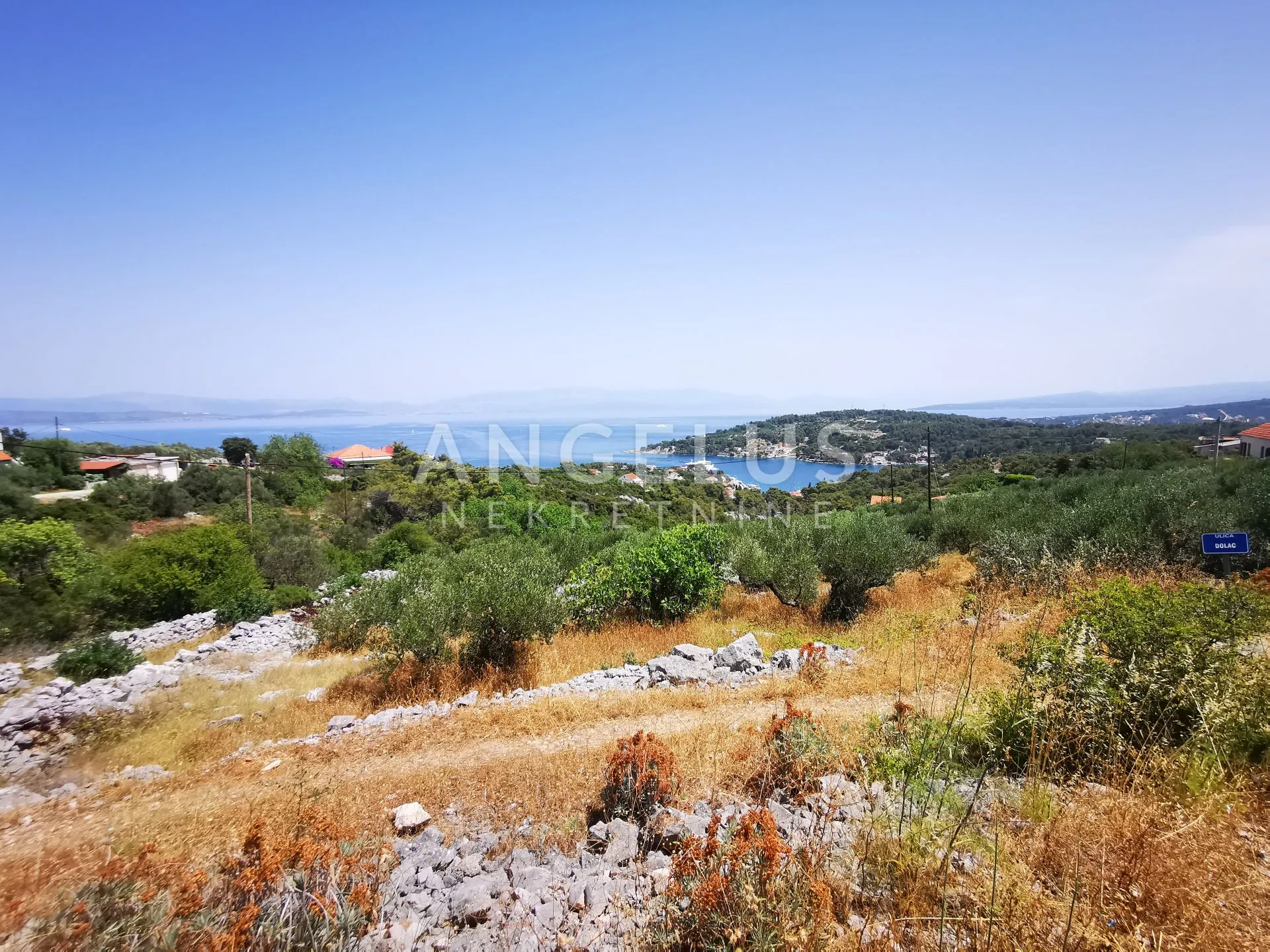 šolta, rogač - građ.zem. sa otvorenim pogledom na more, 2085 m2 - slika 3