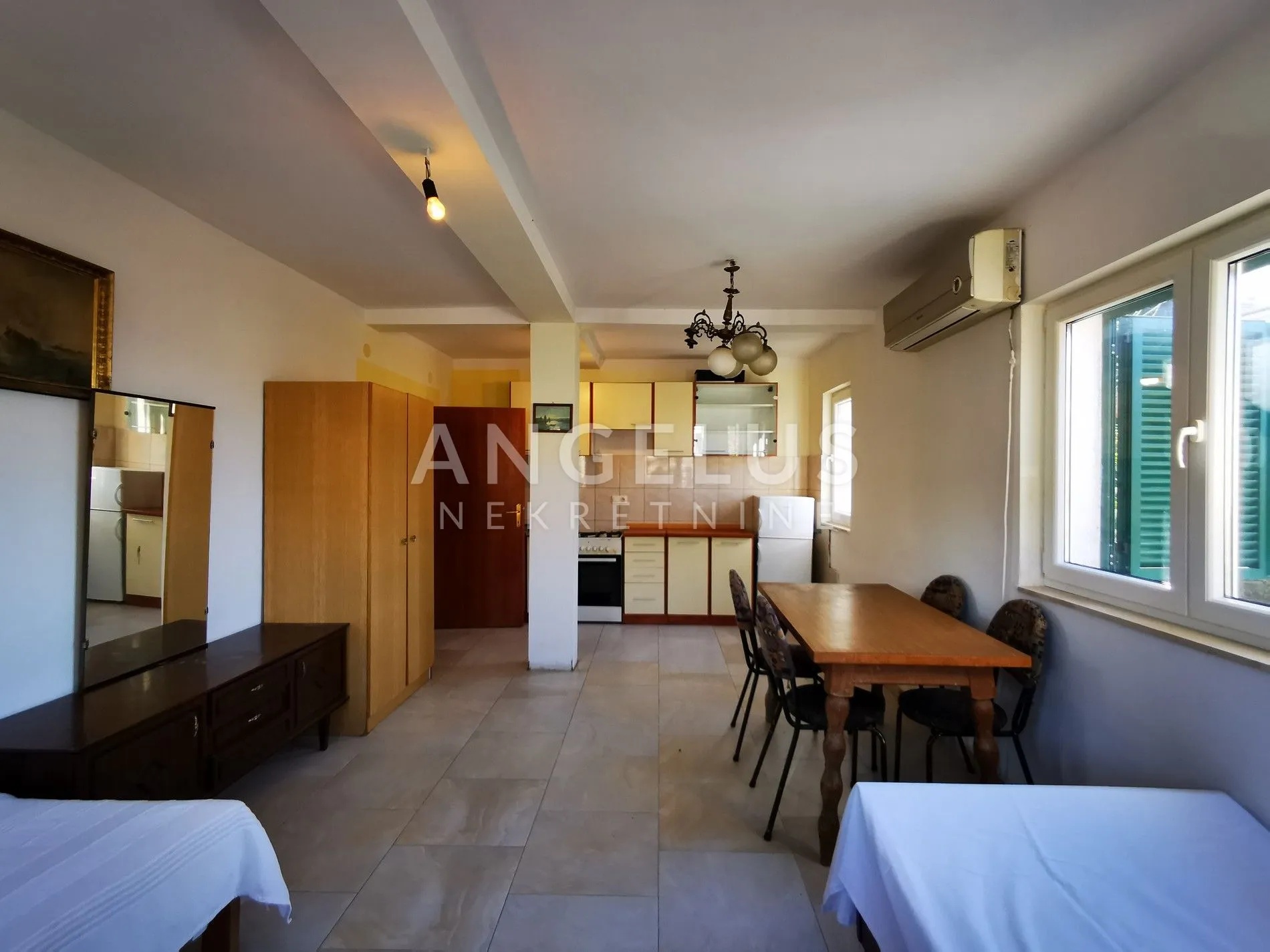 šolta, maslinica - jednosobni apartman u centru maslinice, 43 m2 prodaja - slika 4