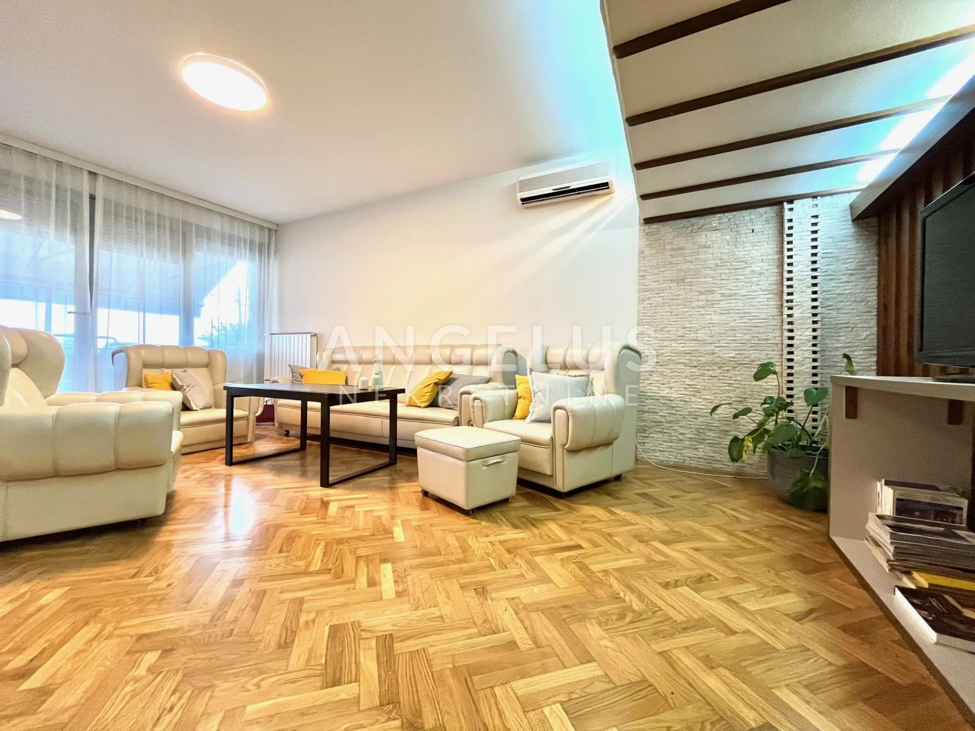 zagreb, pantovčak - šarmantni dvoetažni stan 190m2 s terasom - slika 9