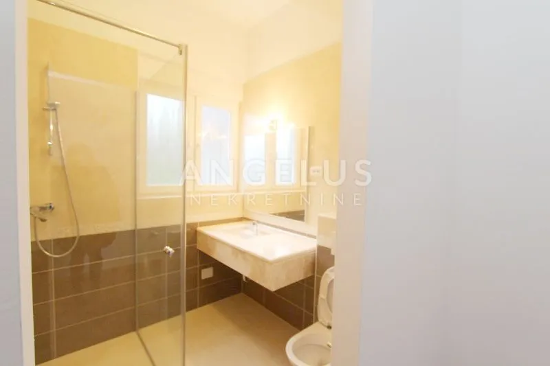 zagreb (prekrižje) stan za najam, 200m2 - slika 22