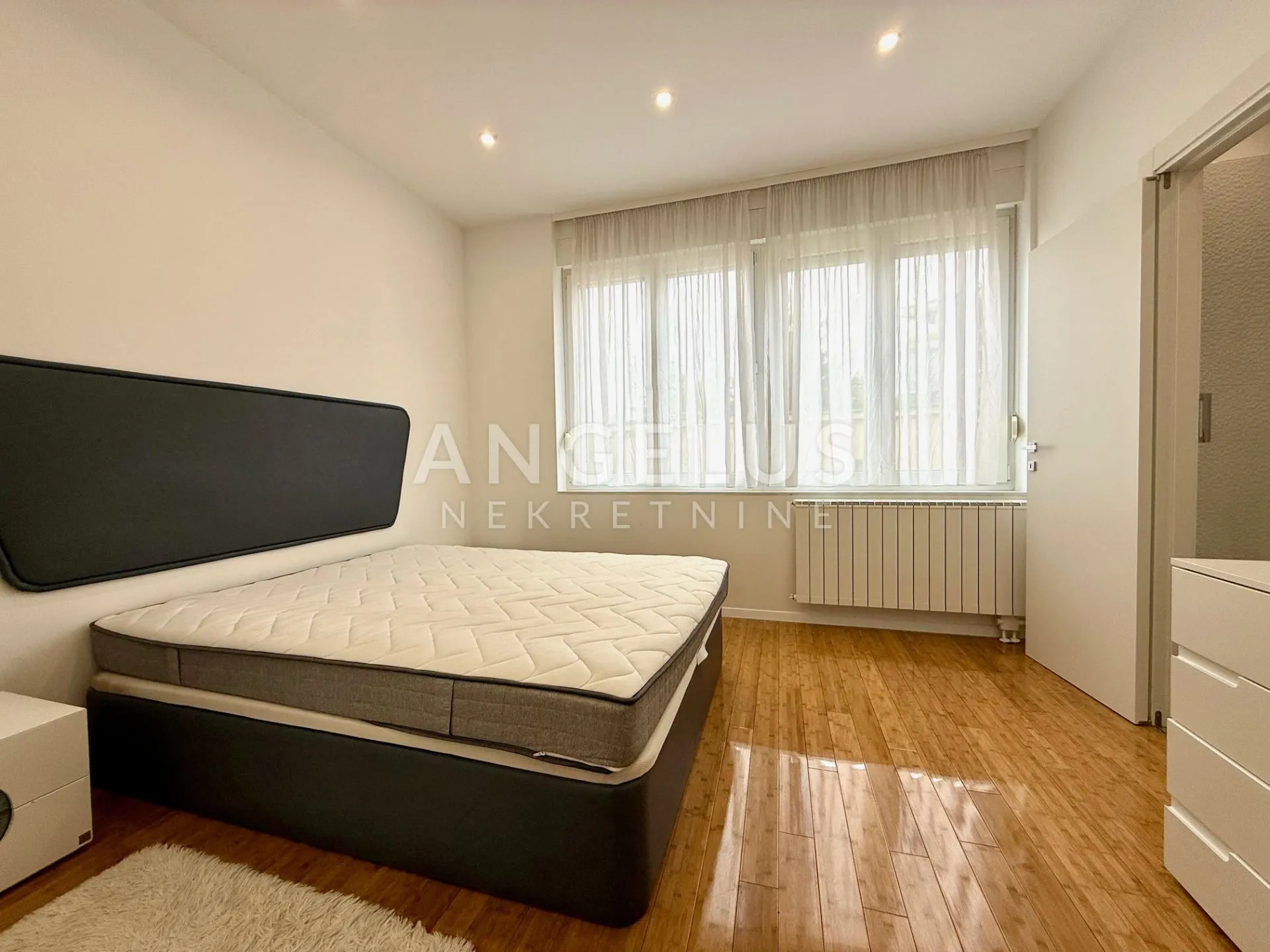 zagreb, centar - stan za najam 150 m2 s garažom - slika 13