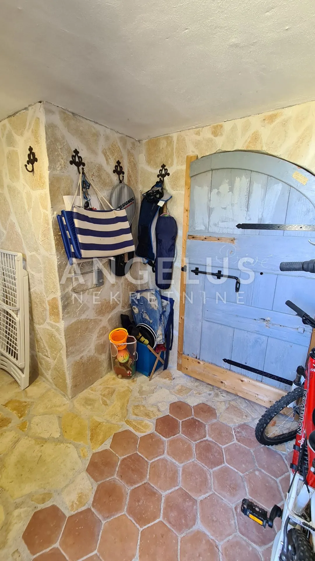 brač, supetar - predivna kuća blizu mora prodaja - slika 43
