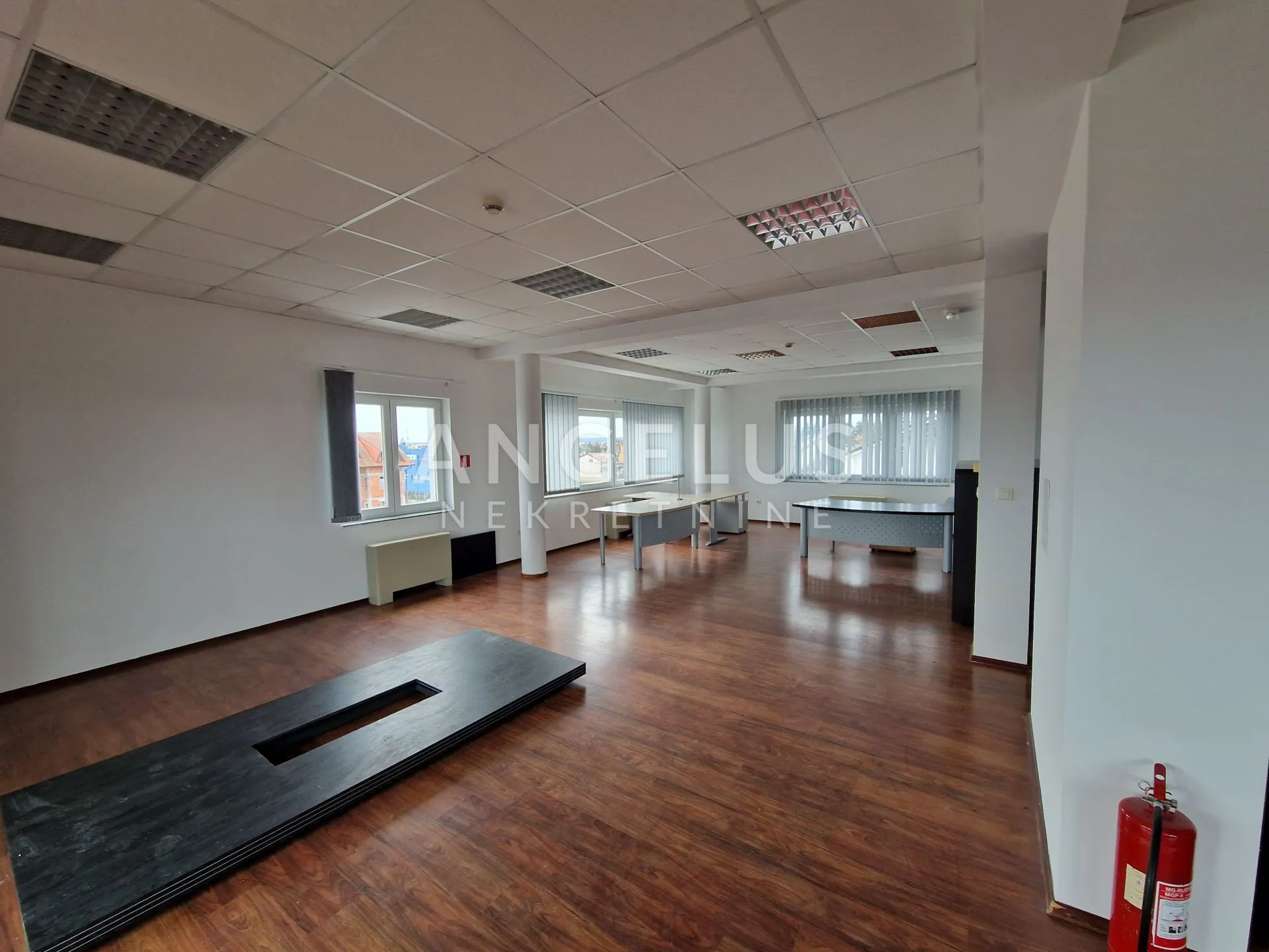 lučko - poslovna zgrada 1500 m2 - slika 9