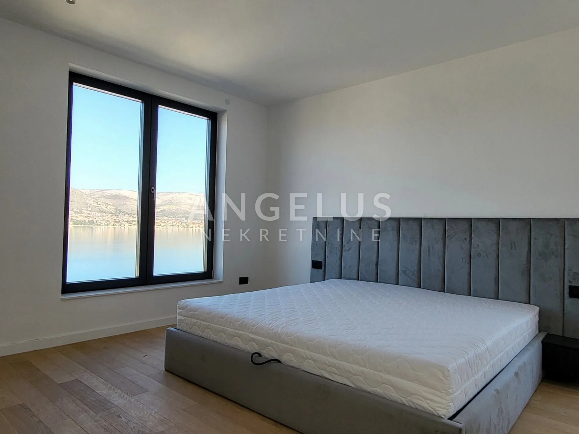 čiovo - luksuzna vila sa panoramskim pogledom na more, 320 m2 - slika 11