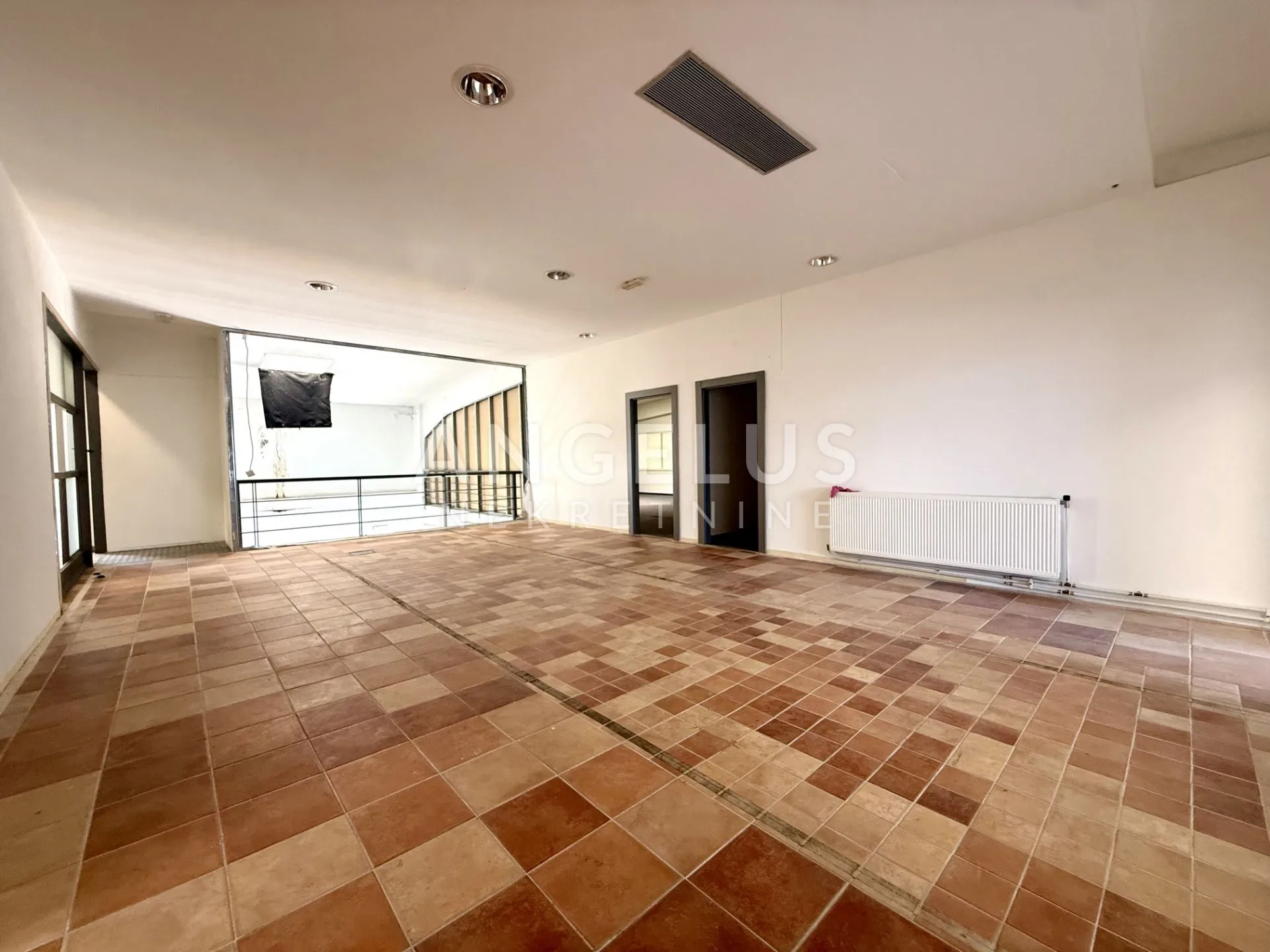 zagreb, buzin - uredsko, prodajno - skladišni prostor 650m2 s parkingom - slika 26