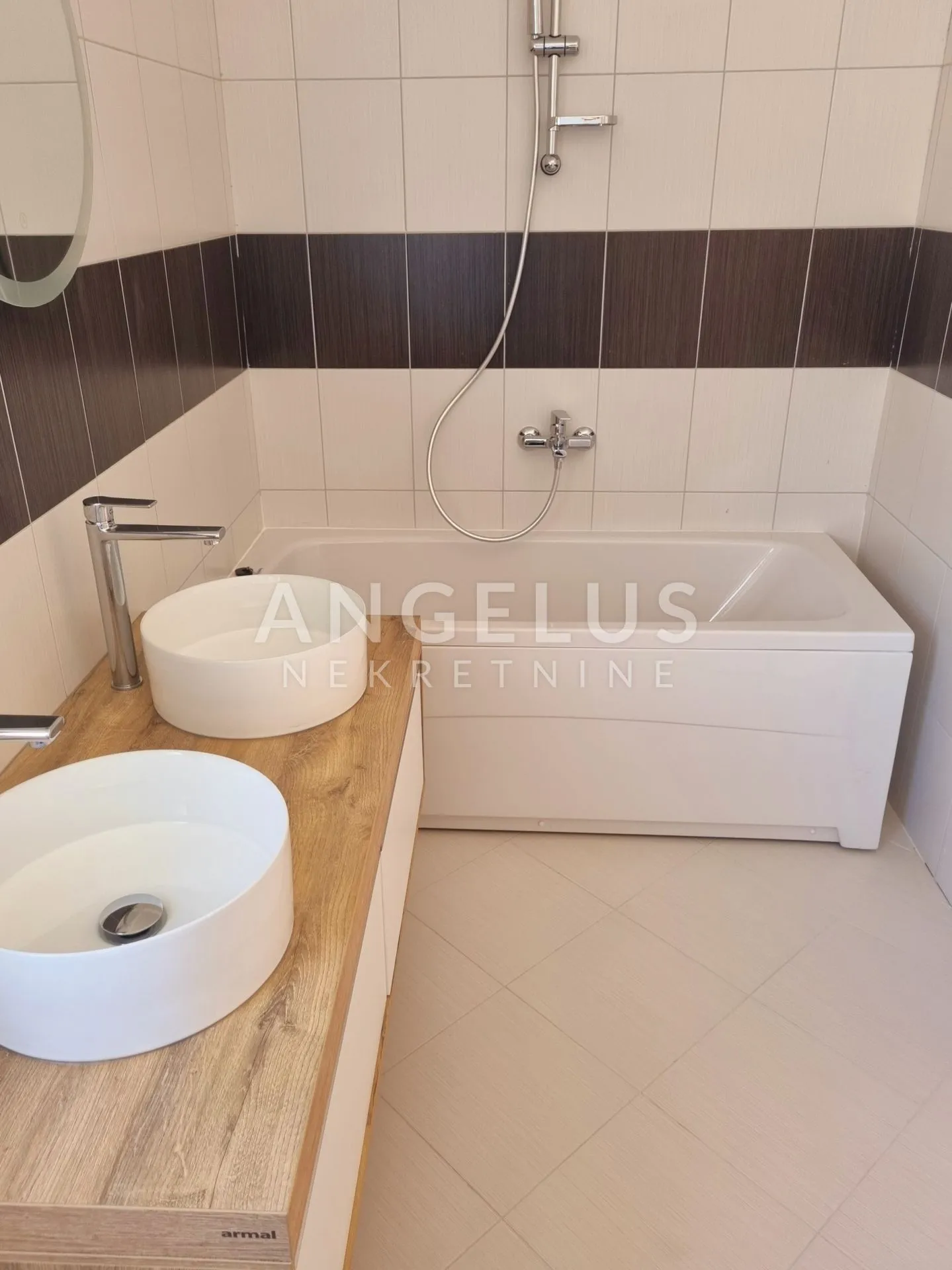 marina - trosoban stan prvi red do mora 103,38 m2, veliki petencijal - slika 9