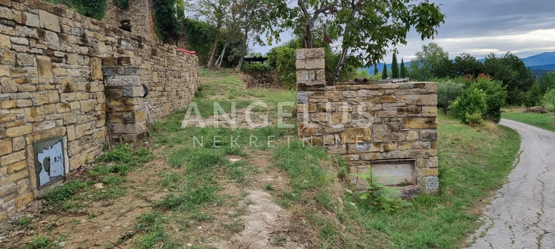 istra, motovun - imanje s objektima, 620m2 - slika 9