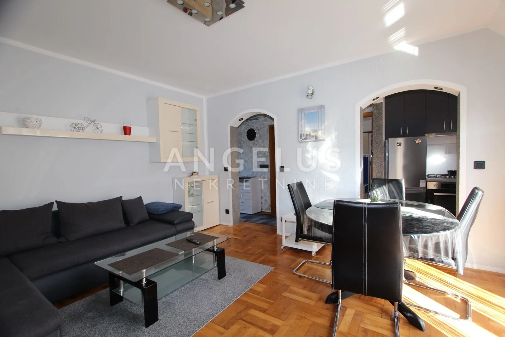 zagreb - dugave lijep trosoban stan 54 m2 - slika 4