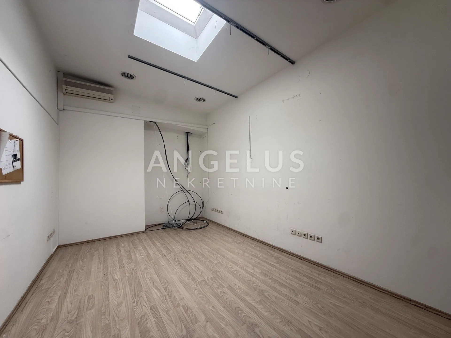zagreb, buzin - uredsko, prodajno - skladišni prostor 650m2 s parkingom - slika 22