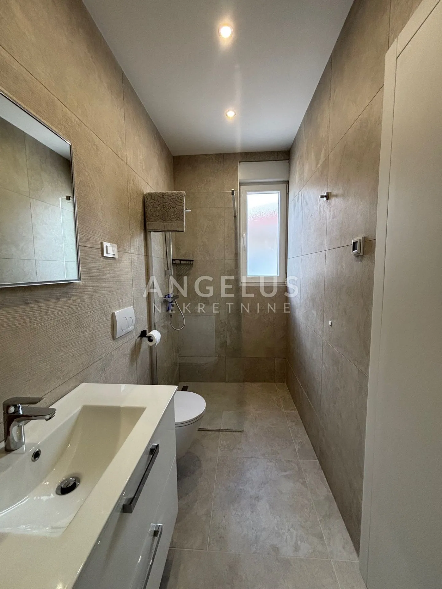 trogir - kompletno namještena kuća s prekrasnim vrtom, 112 m2, dugoročan najam - slika 14