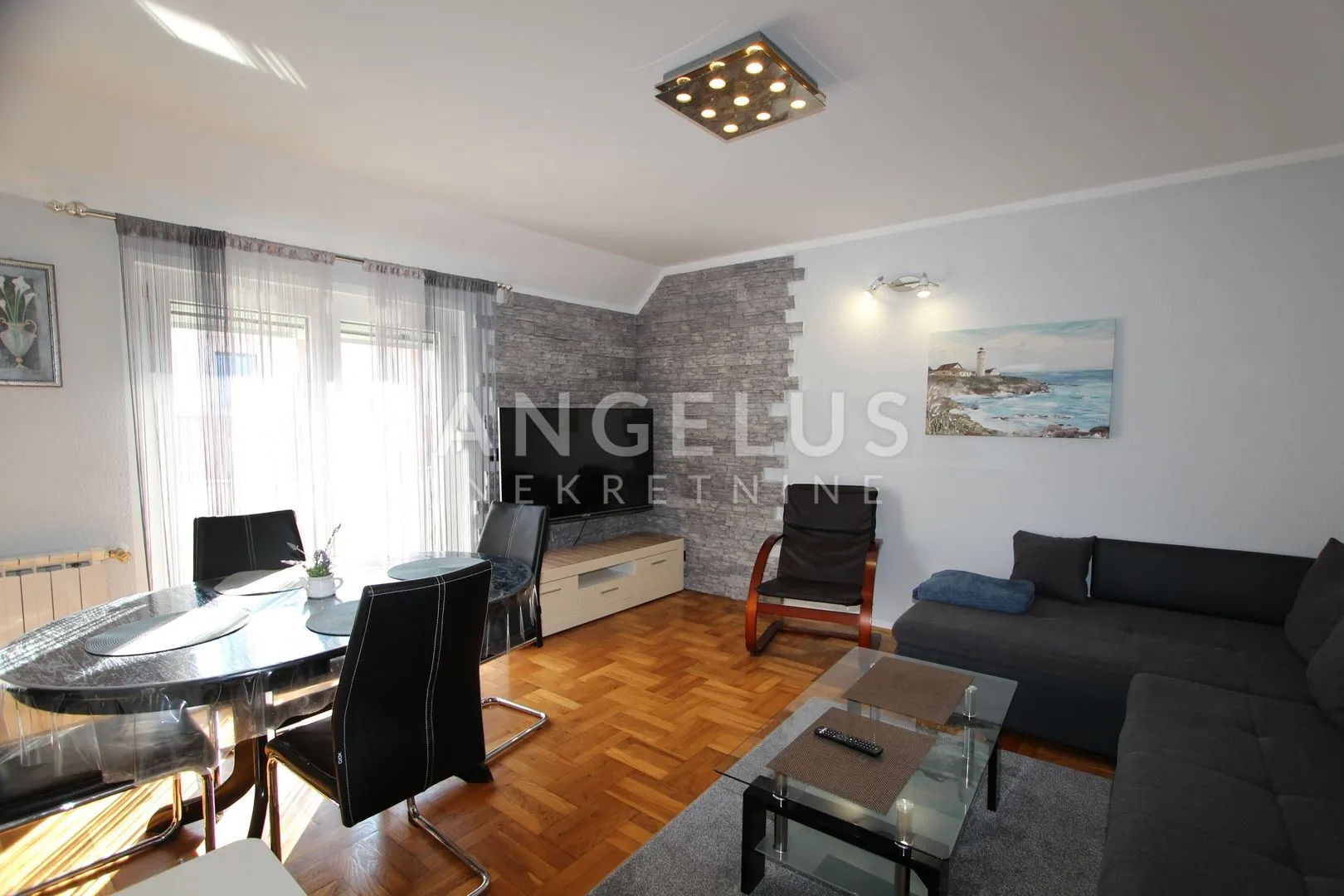 zagreb - dugave lijep trosoban stan 54 m2 - slika 2
