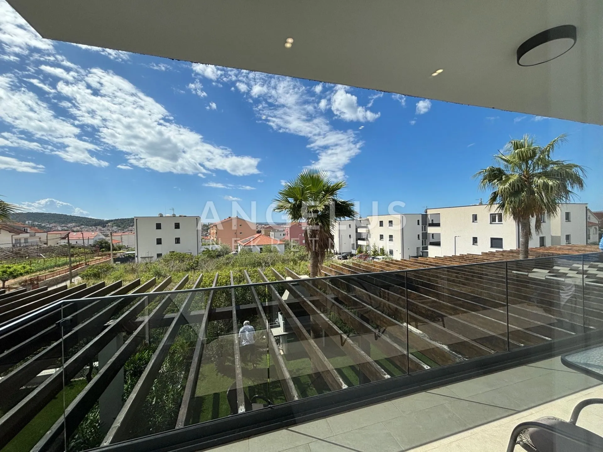 trogir - kompletno namještena kuća s prekrasnim vrtom, 112 m2, dugoročan najam - slika 12