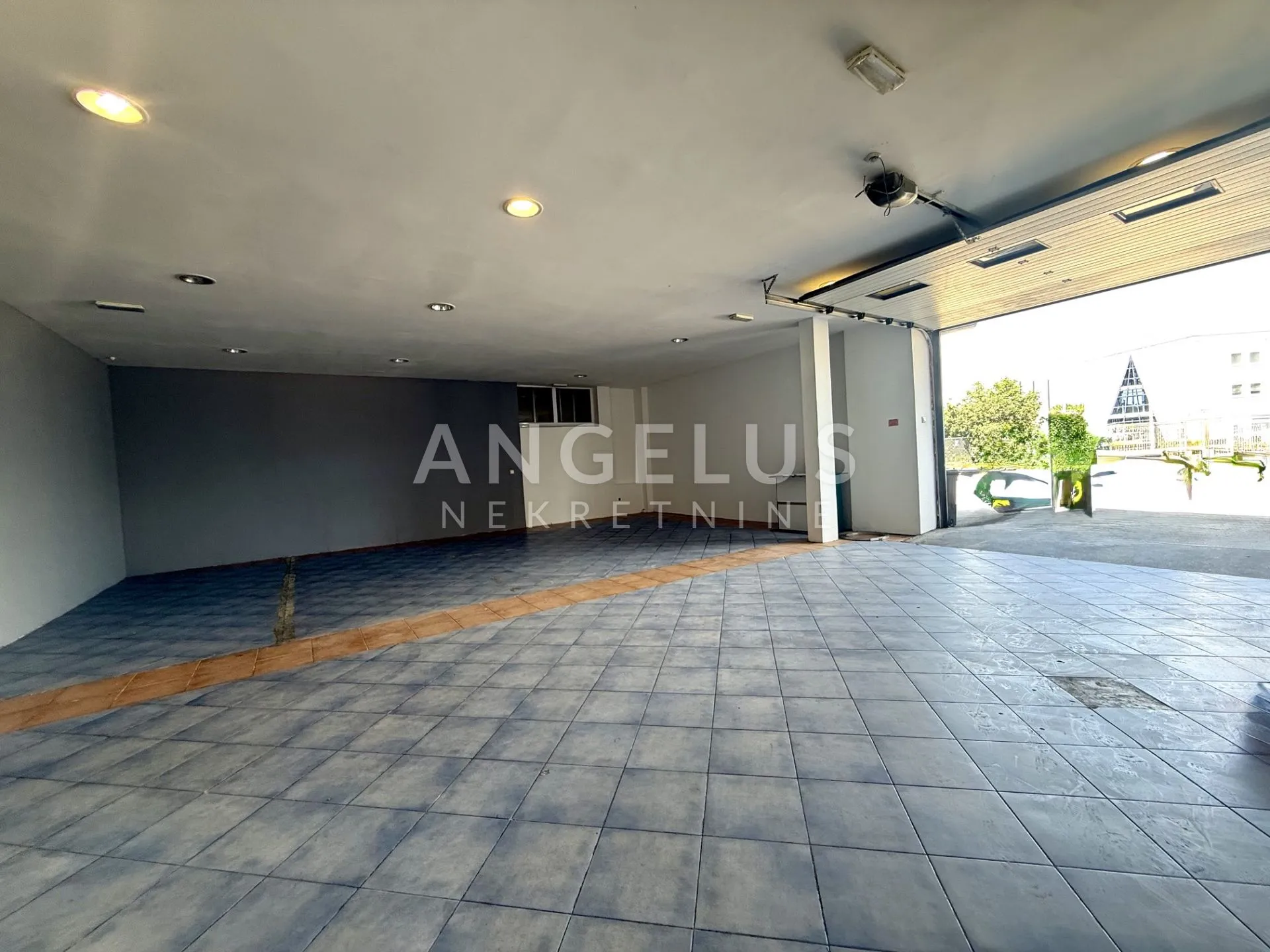 zagreb, buzin - uredsko, prodajno - skladišni prostor 650m2 s parkingom - slika 15