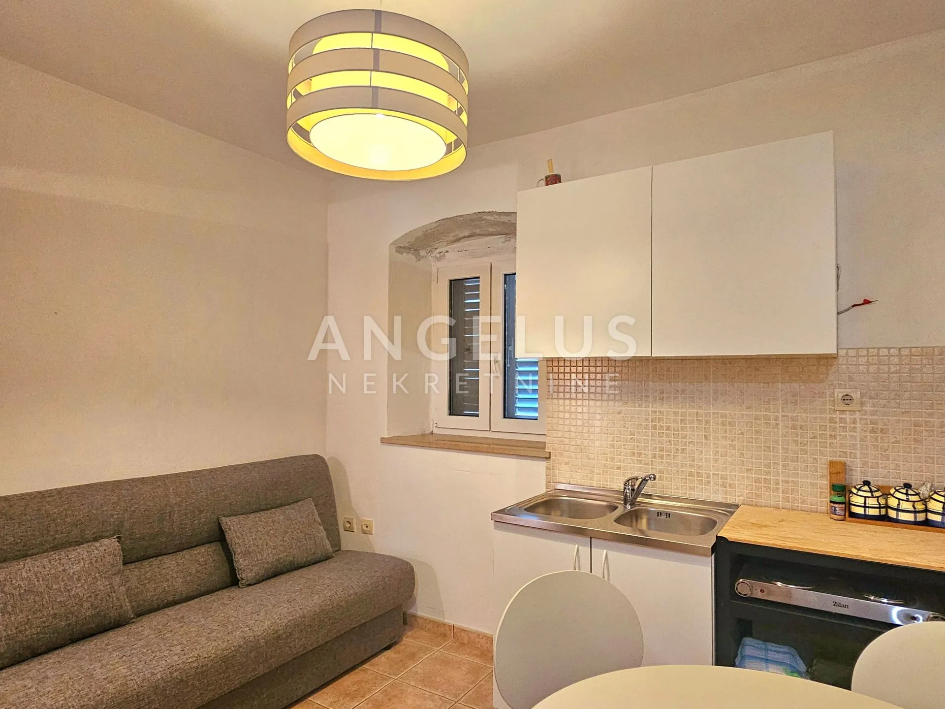 brač, sutivan - renovirana kamena kuća u centru mjesta, 90 m2 - slika 13