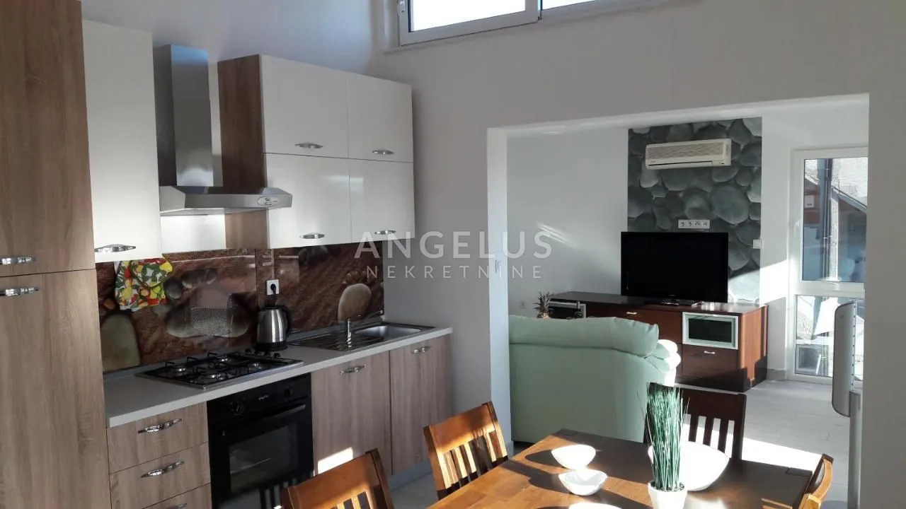 trogir - uređena apartmanska kuća sa bazenom i teretanom, 350 m2 - slika 10