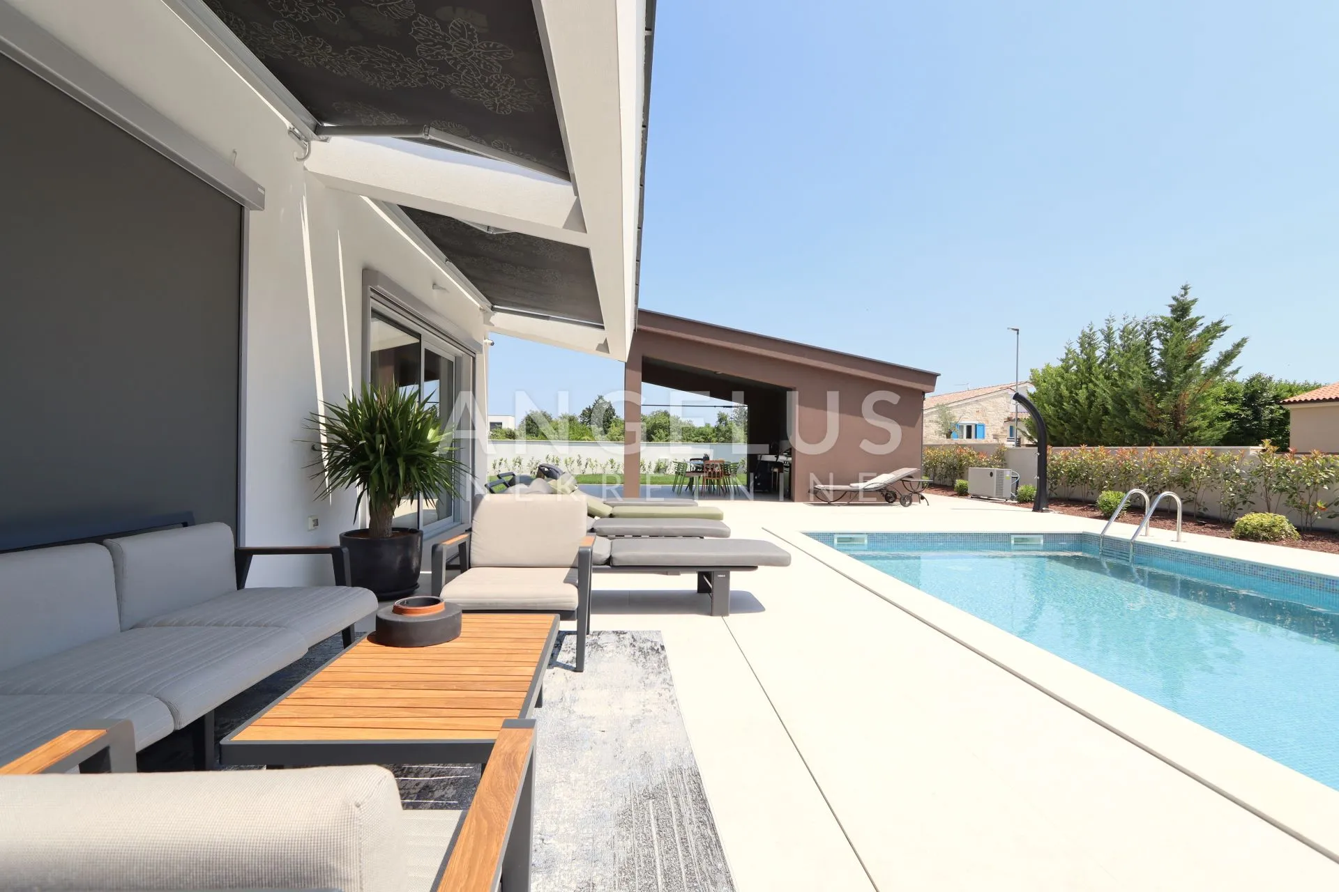 Istra, Svetvičenat - Moderna vila bazenom, 220 m2 - Juršići, Svetvinčenat