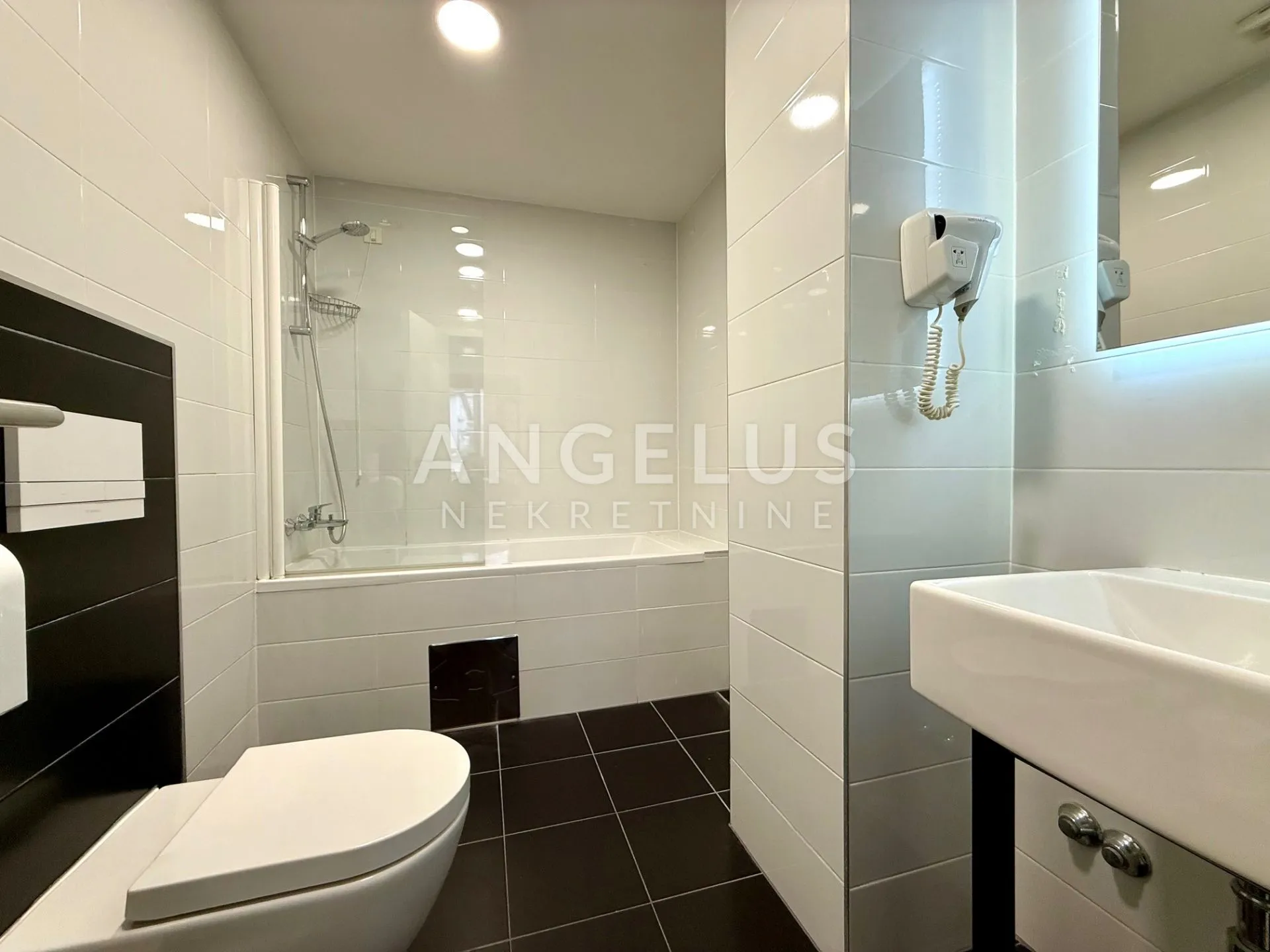 zagreb, donji grad - stan 140m2 (6 soba za najam) na prodaju - slika 4