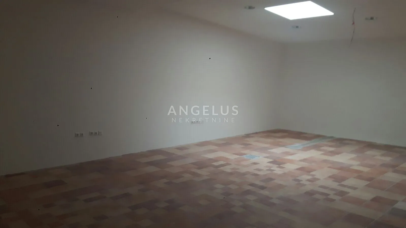 zagreb, buzin - uredsko, prodajno - skladišni prostor 650m2 s parkingom - slika 13