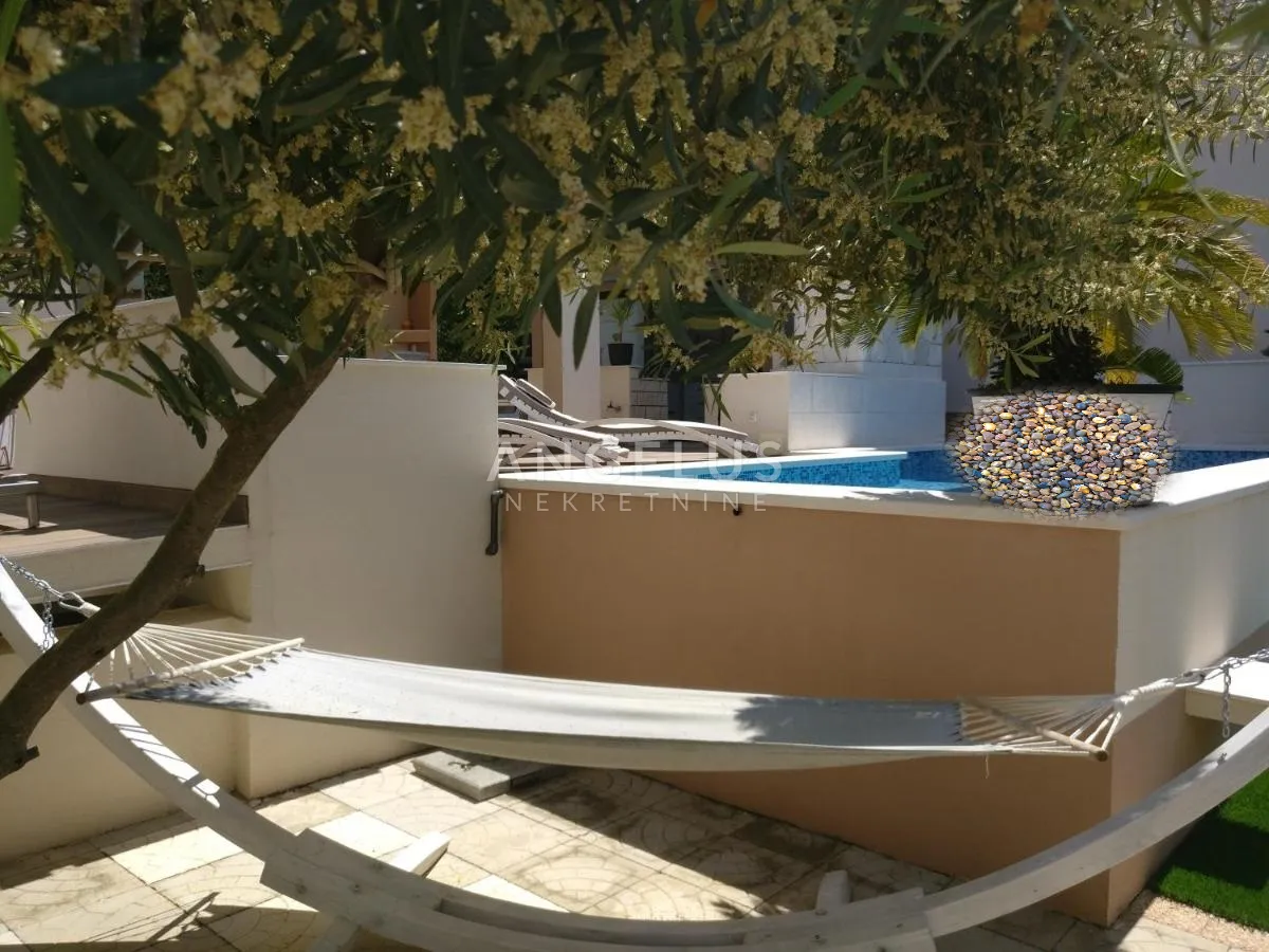 trogir - uređena apartmanska kuća sa bazenom i teretanom, 350 m2 - slika 5