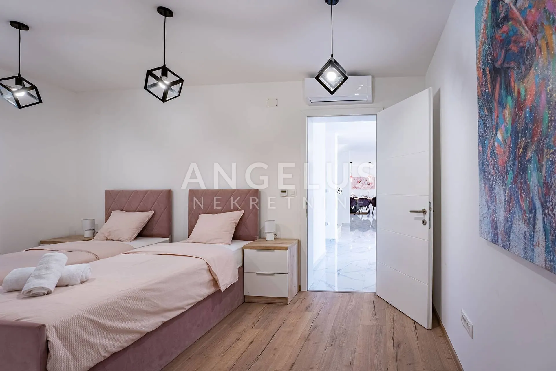 krk, dobrinj - luksuzna vila s bazenom 300m2 - slika 25