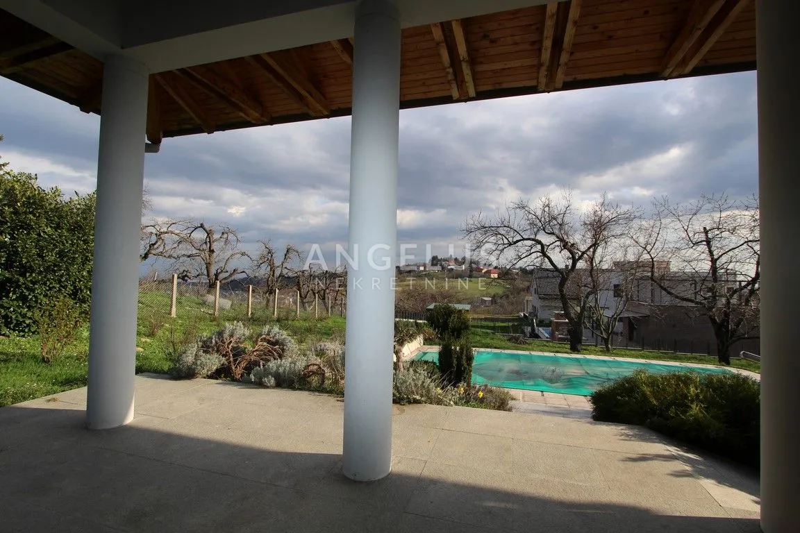 zagreb, šestine - obiteljska vila 550m2 s bazenom i velikim vrtom - slika 11