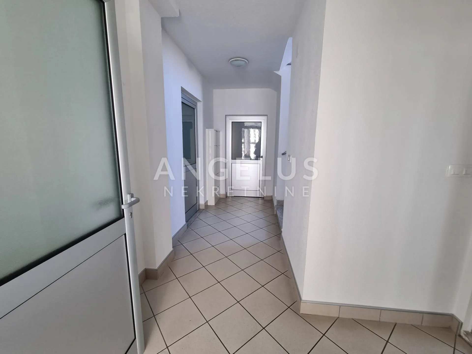 zagreb, špansko - 5-sobni stan u prizemlju (109m2) s velikom terasom, prodaja - slika 4