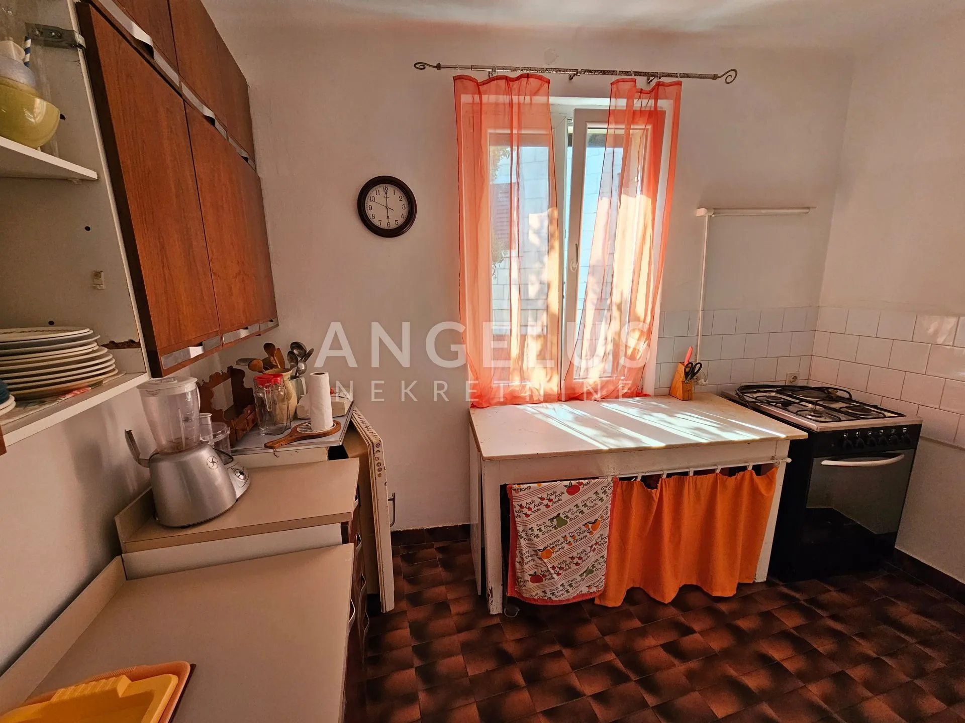 brač, sutivan - kamena kuća, 1.red uz more - slika 20