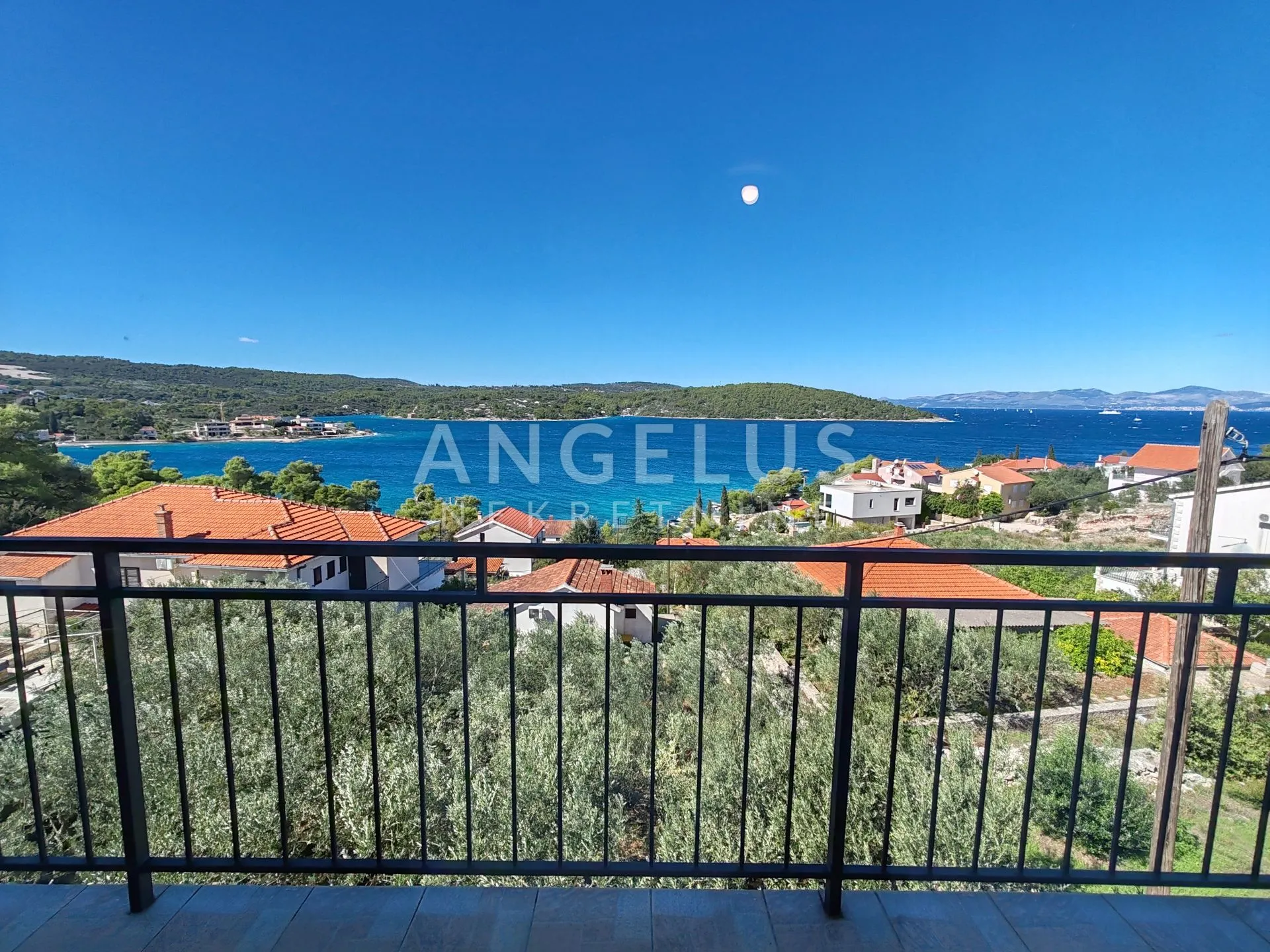 šolta, nečujam - kuća sa okućnicom i pogledom na more - slika 19