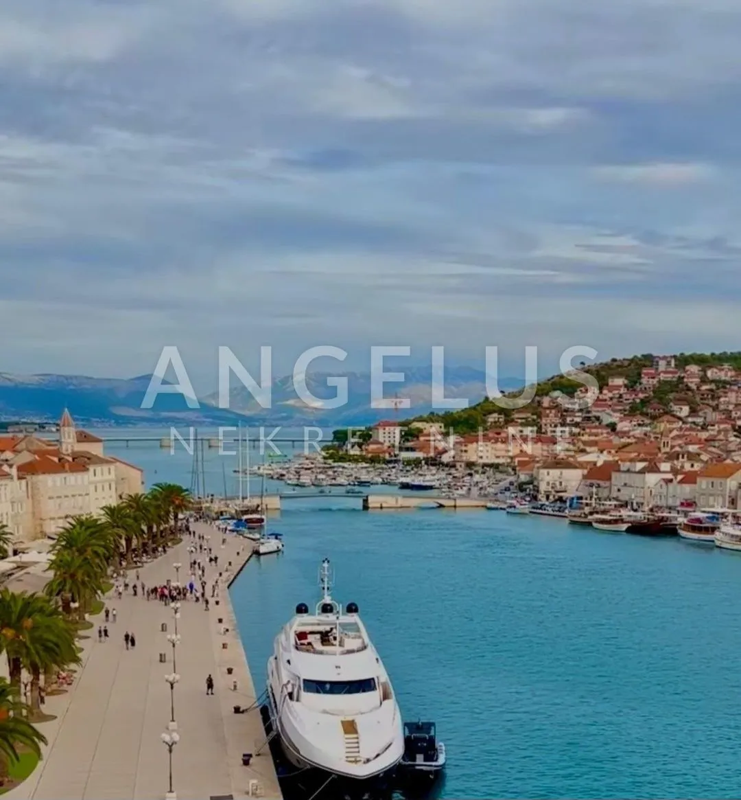 trogir - stara kamena kuća uz more za renovaciju - slika 3