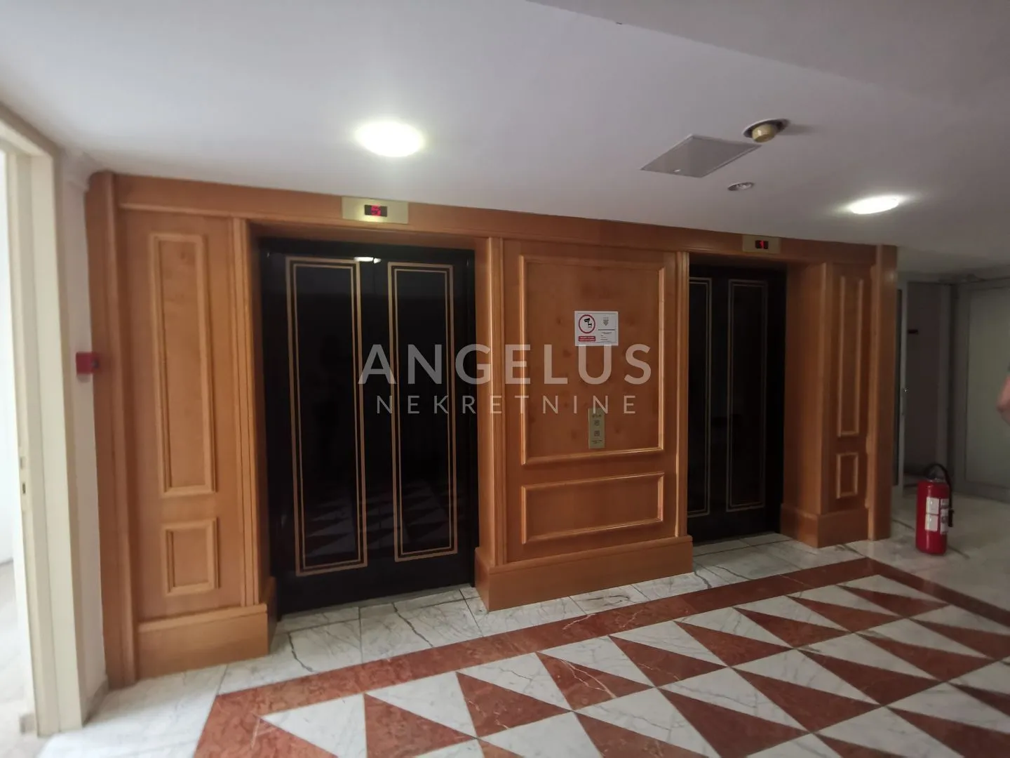 zagreb, centar - poslovna zgrada na prodaju, 2100m2 - slika 2