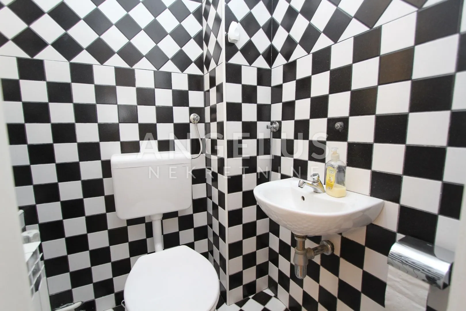 zagreb, centar - stan sa balkonom,123 m2 pokraj zrinjevca - slika 9