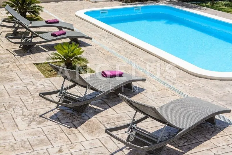 trogir, čiovo - luksuzna kuća sa pogledom na more i bazenom - južna strana - slika 24