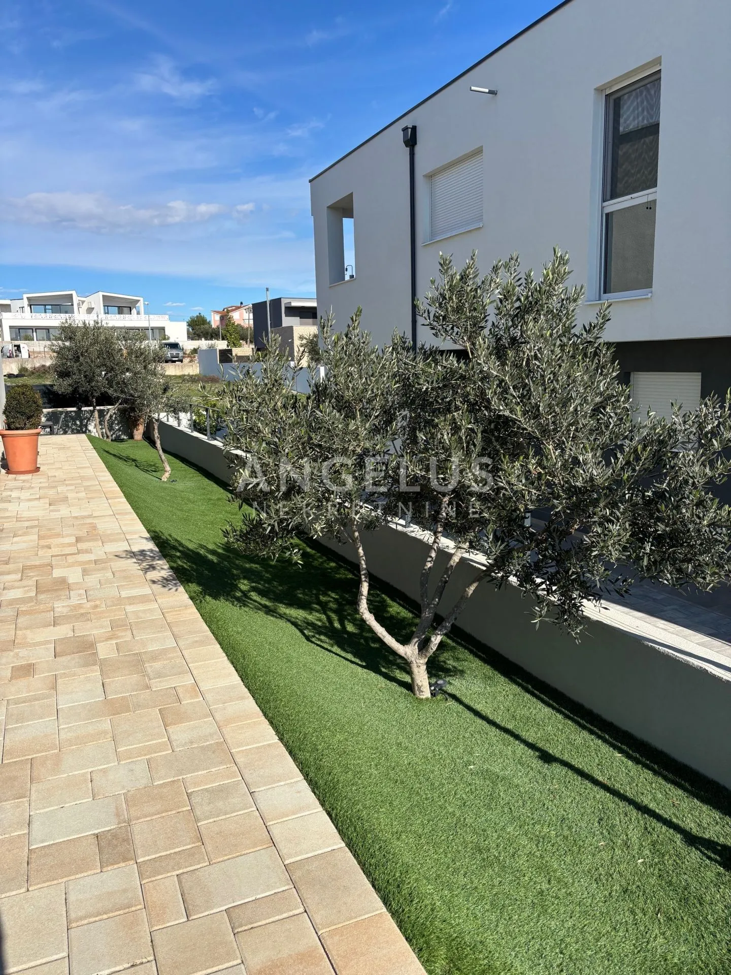 vodice - luksuzna vila s bazenom i pogledom na more, prodaja - slika 23