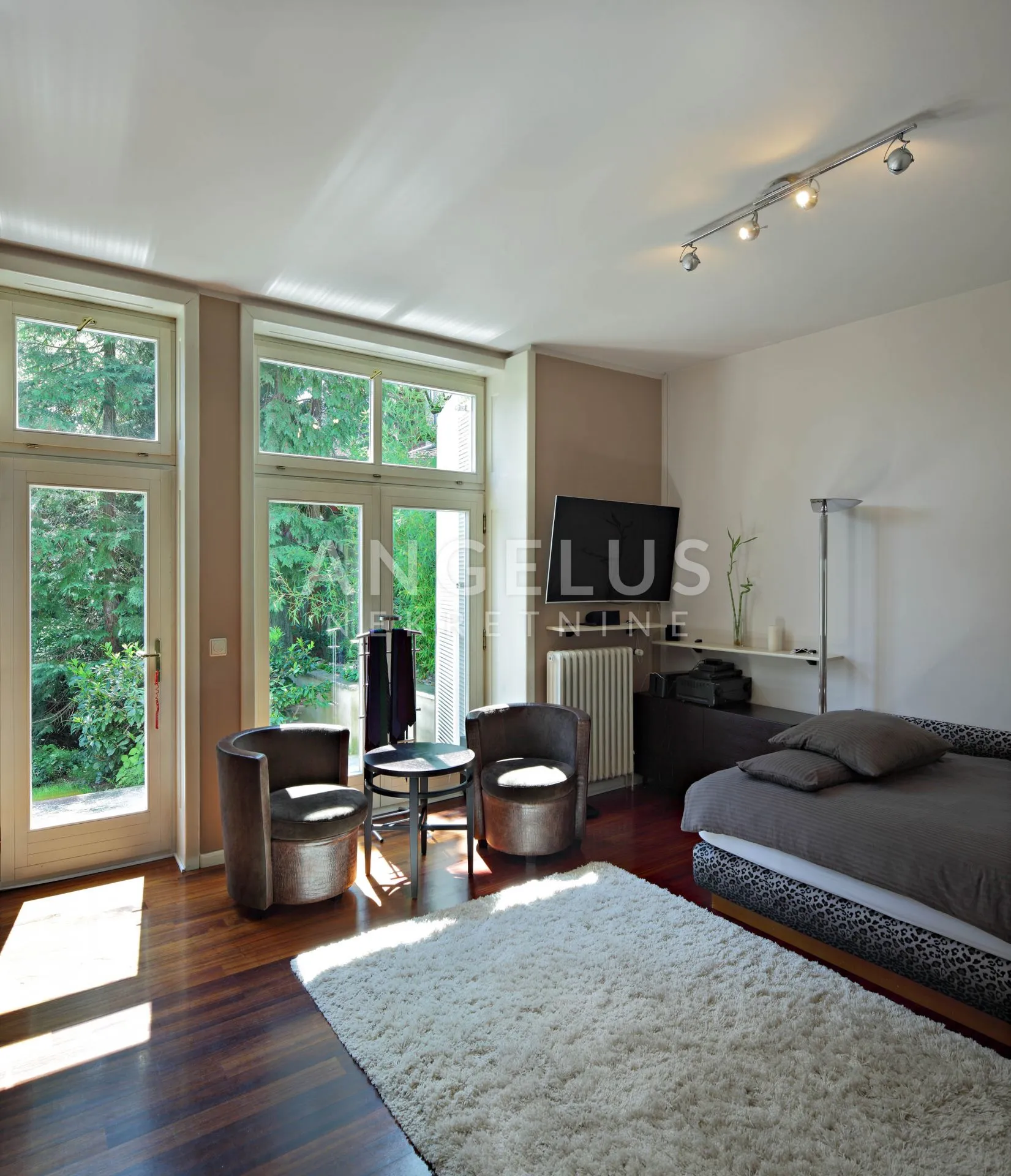 zagreb, tuškanac - luksuzna vila 900m2 s bazenom i vrtom - slika 26