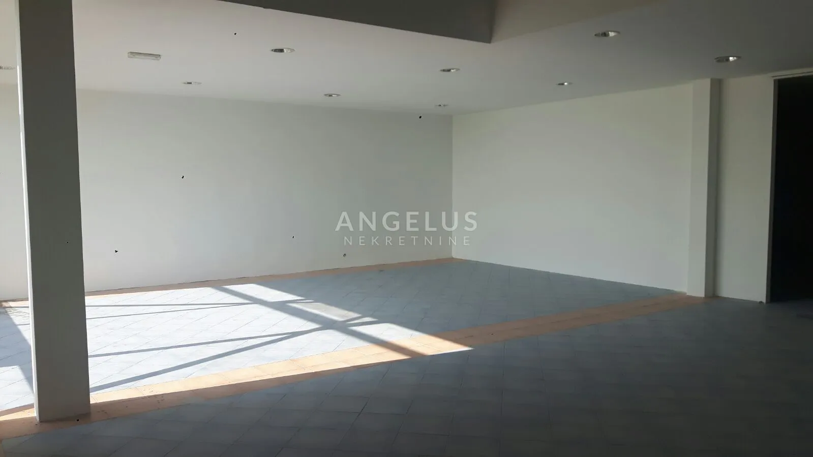 zagreb, buzin - uredsko, prodajno - skladišni prostor 650m2 s parkingom - slika 5