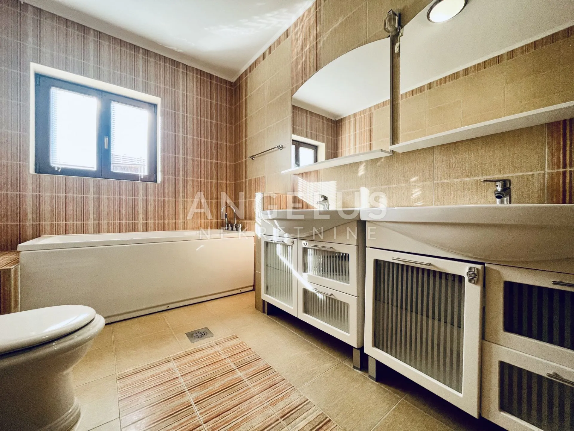 zagreb, šestine-kuća za najam, 300 m2 - slika 21