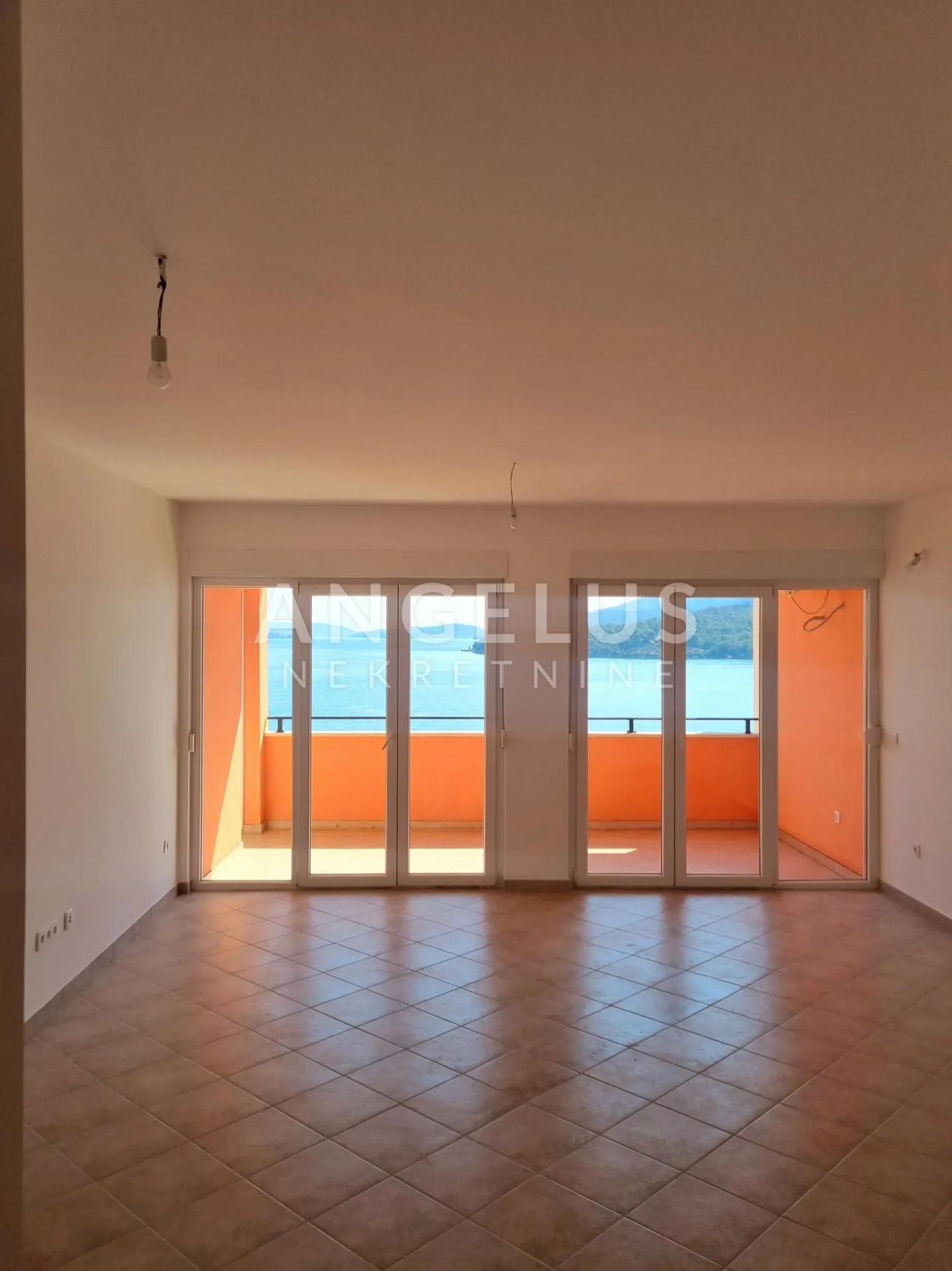 marina - trosoban stan prvi red do mora 103,38 m2, veliki petencijal - slika 6
