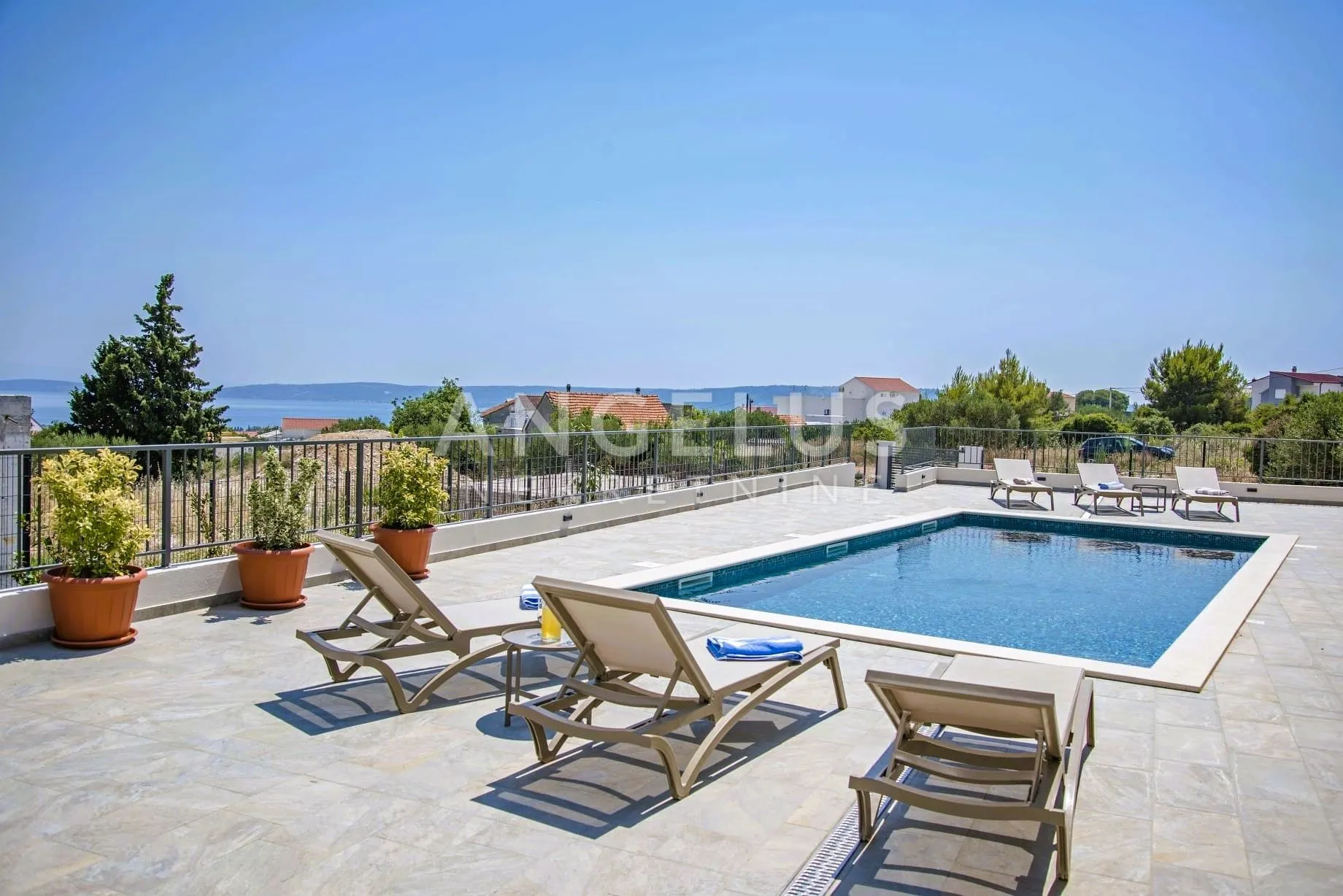 kaštel novi - novoizgrađena mediteranska kuća sa bazenom prodaja - slika 4